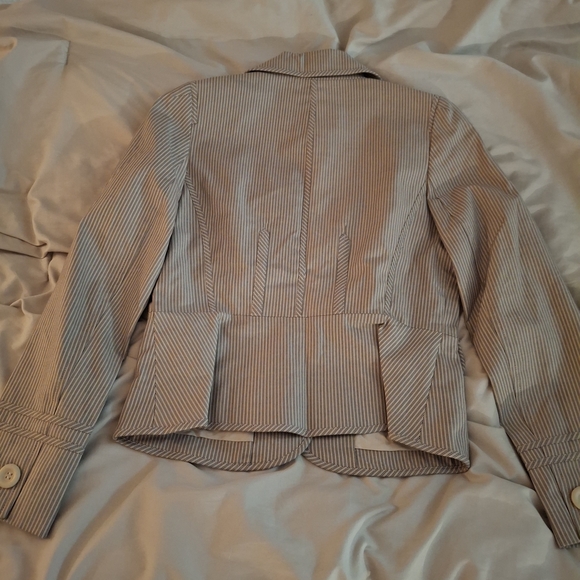 Ann Taylor LOFT Women's Tan Pinstriped Structured Fit Blazer - Picture 6 of 8